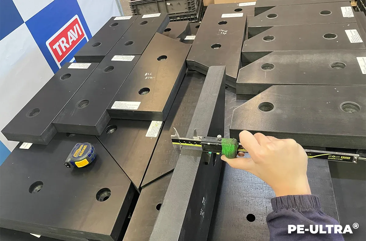 PE-ULTRA® (UHMW) Como chapas de 40 mm aumentam a produtividade e reduzem paradas em silos e chutes